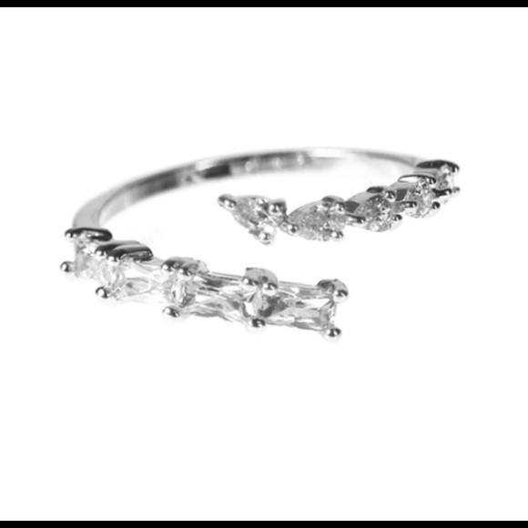 Adjustable Crystal Ring - [JW-124] - Picture 3 of 8